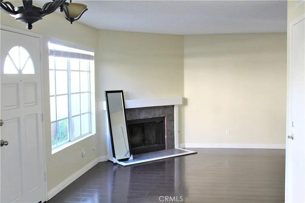 2 bed, 2.5 bath, 1242 sqft, $4,200 — Photo 4