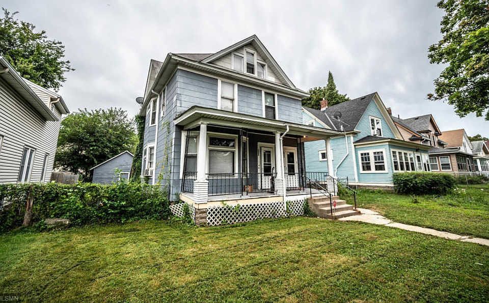 1st image of 950 Charles Ave