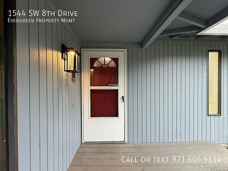 1544 SW 8th Dr — Photo 3