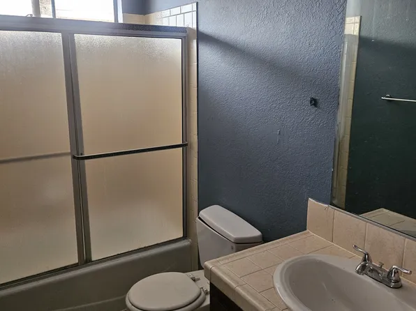 38646 4th St E #D, Palmdale, CA 93550