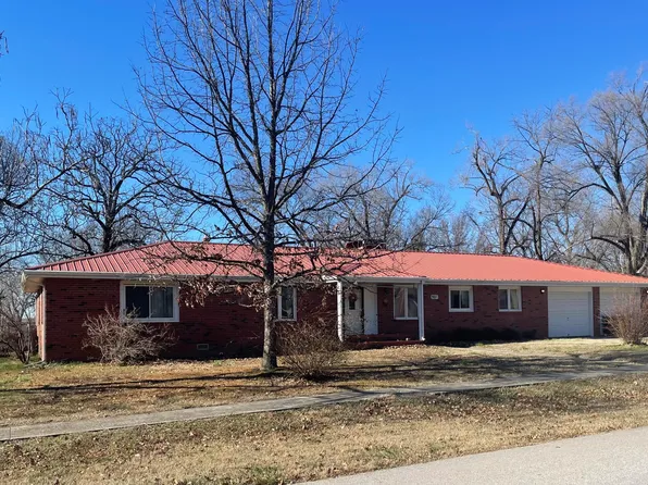 107 N Clark Street, Everton, MO 65646