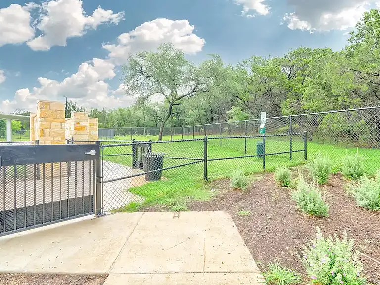 Crosswinds Apartment Homes — Photo 35