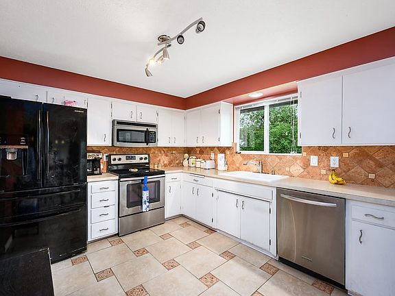 5th image of 37 E Regina Ave