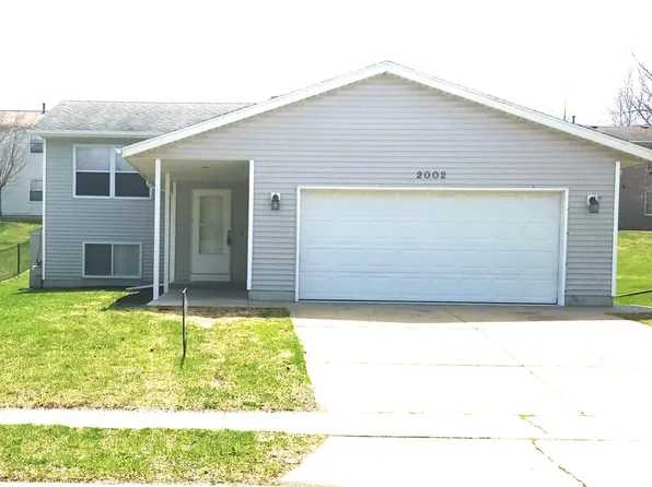 2002 51st St NW, Rochester, MN 55901