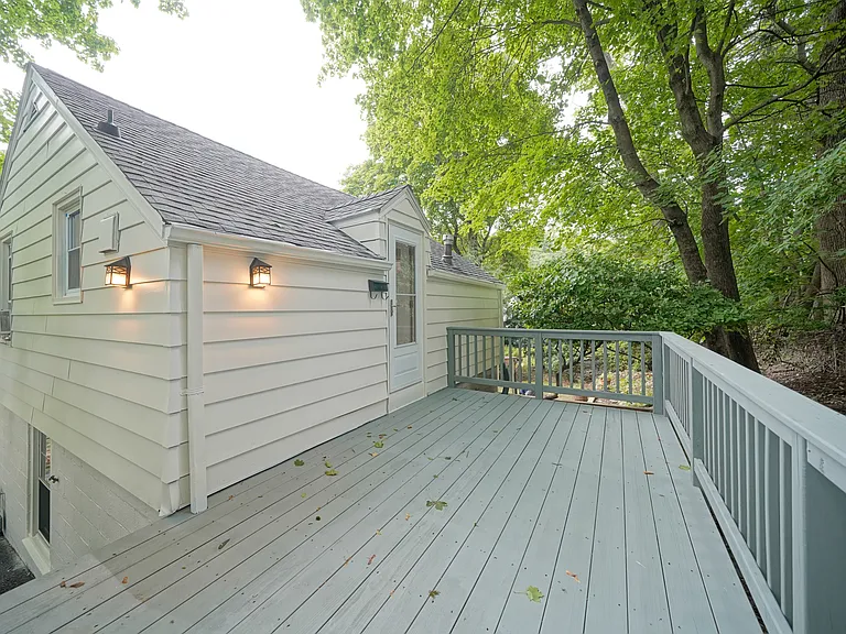 16 Brook St — Photo 49