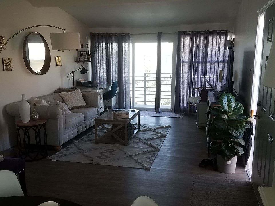 1st image of 814 Ocean Dr