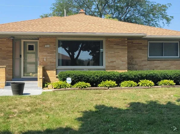7810 West Fiebrantz AVENUE, Milwaukee, WI 53222