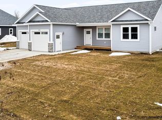 5352 Ravenhurst Dr, Traverse City, MI 49685