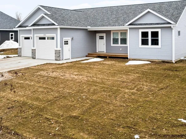 5352 Ravenhurst Dr, Traverse City, MI 49685