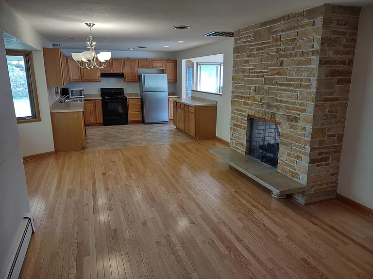 13450 Nicolet Ave — Photo 4