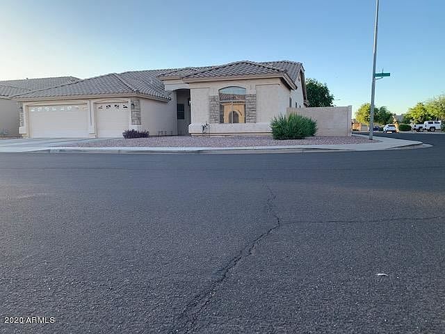 1st image of 8326 W Rose Ln