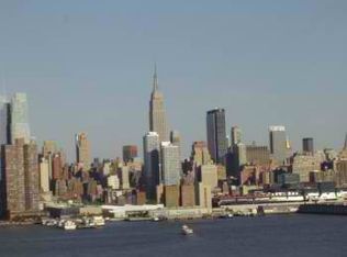 37 Hamilton Ave, Weehawken, NJ 07086