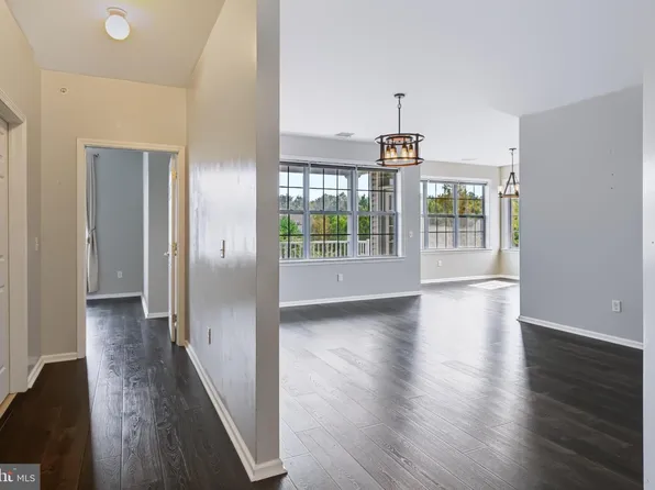 638 Timberlake Dr, Trenton, NJ 08618