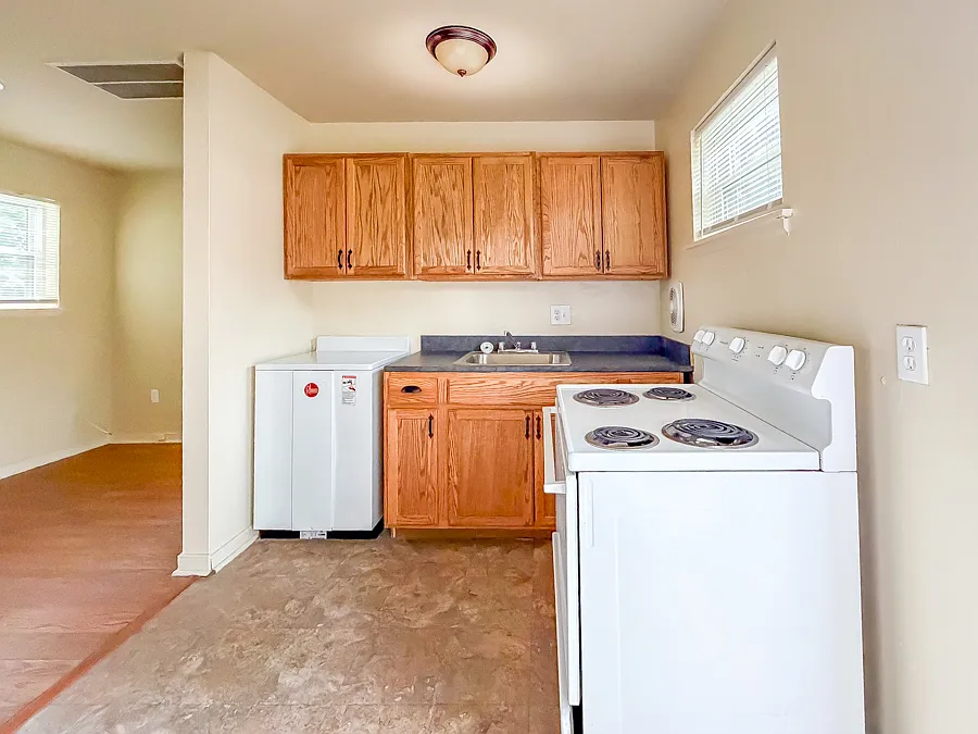 1 bed, 480 sqft, $899 — Photo 4