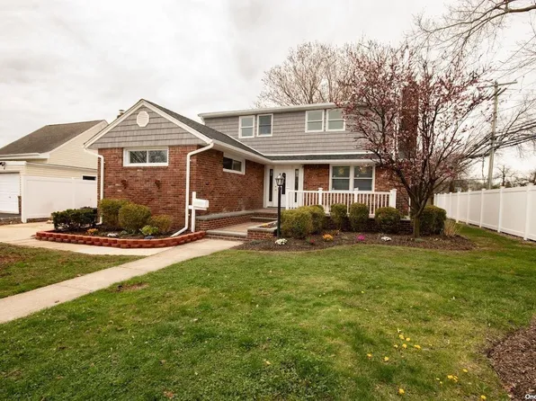 2 Lincoln, Plainview, NY 11803