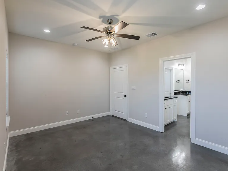 704 Wind Sail Ct — Photo 25