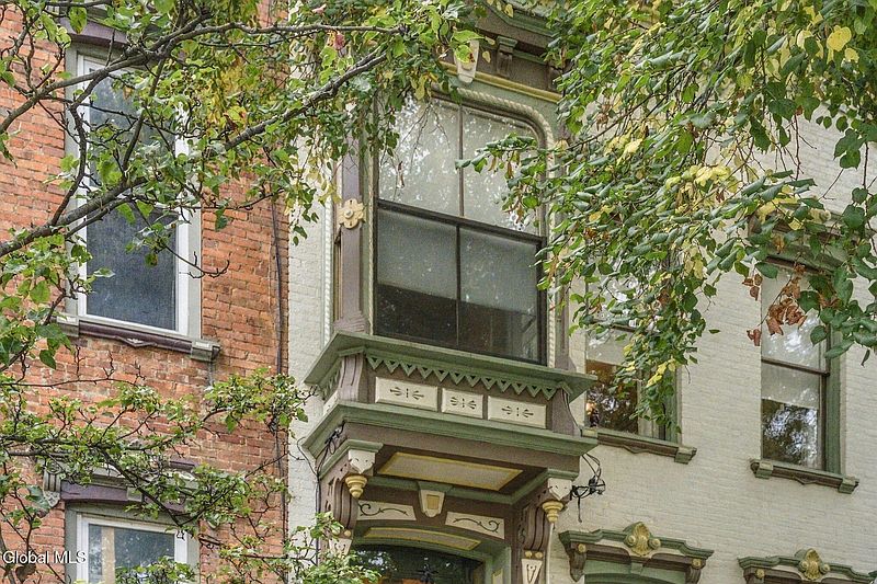 5th image of 165 Lancaster Street