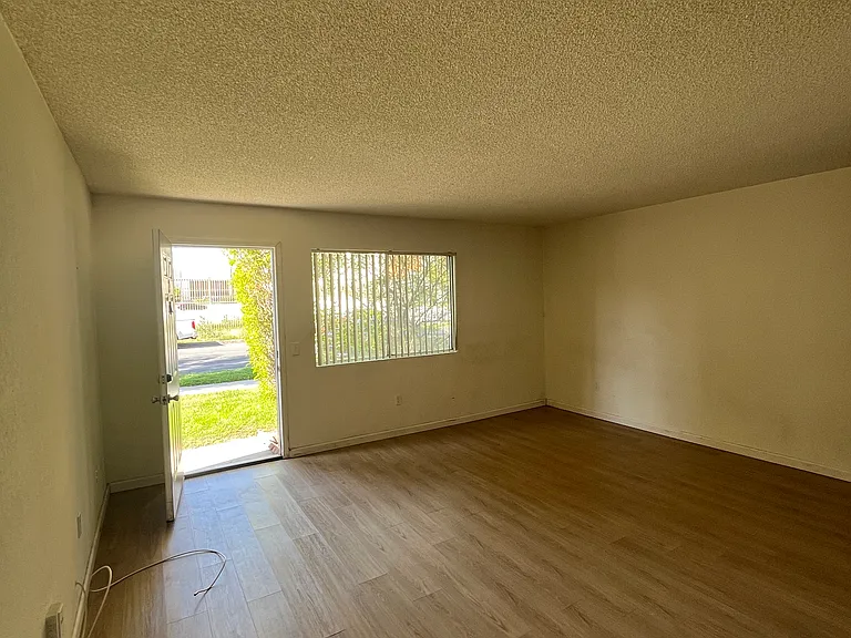 11438 Killion St #2 — Photo 14