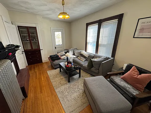 211 Holland St #2R Photo 1