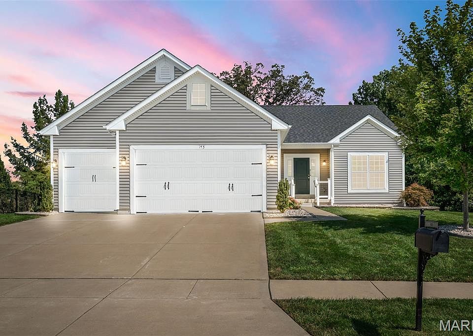 1st image of 153 Carlton Point Dr