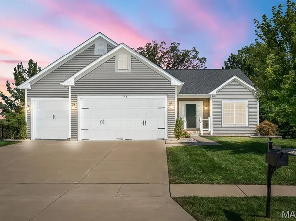 153 Carlton Point Dr, Wentzville, MO 63385