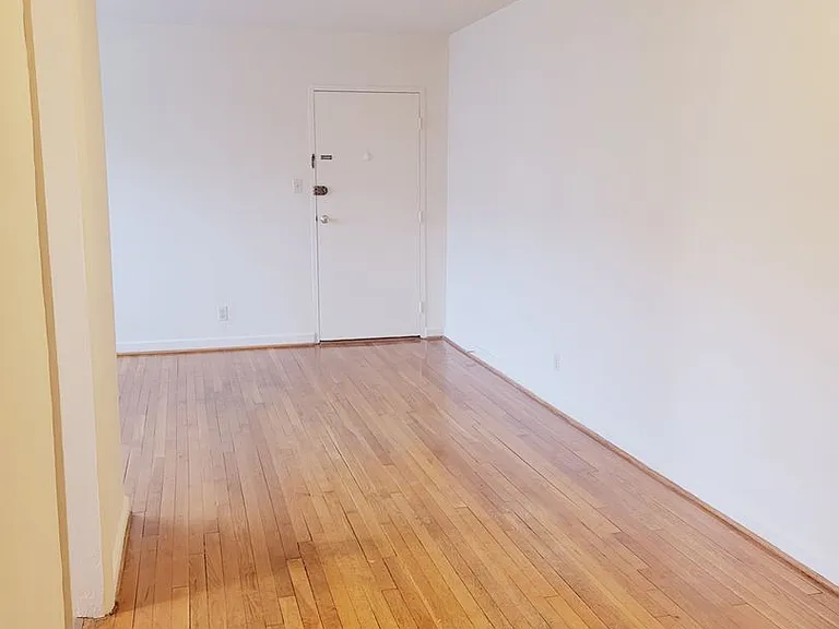 Lee Albemarle Apartments — Photo 5