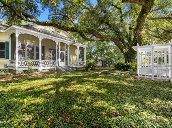 504 N 2nd St, Bay Saint Louis, MS 39520
