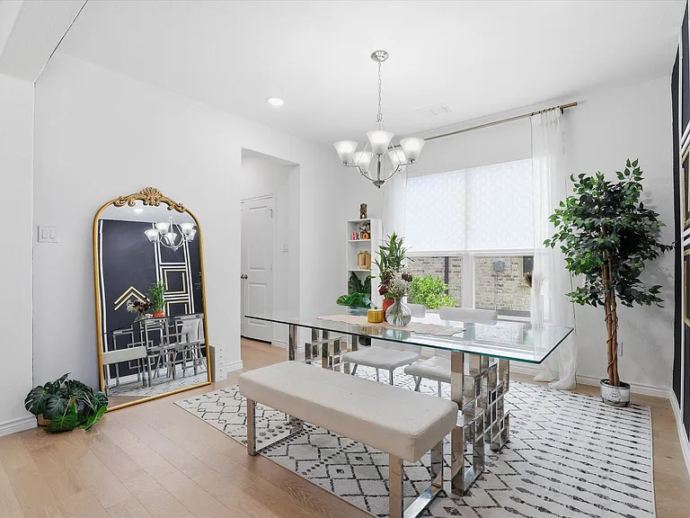 509 Cedarwood St — Photo 3