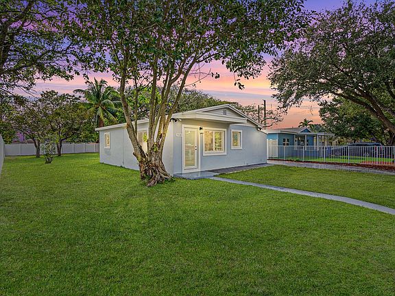 2nd image of 3920 SW 27th Street