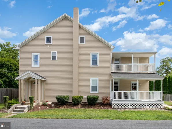2527 Chestnut St, Mechanicsburg, PA 17055