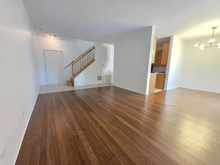 3996AURORA Blackstone Dr — Photo 3