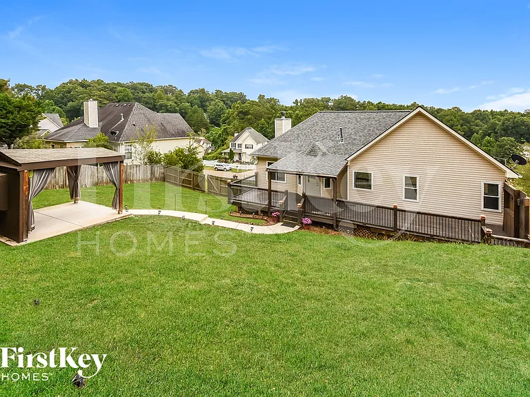 1064 Whispering Woods Dr — Photo 14