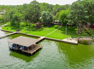154 Enchanted Dr, Enchanted Oaks, TX 75156