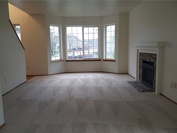 4th image of 4801 Rosemont Ct SE