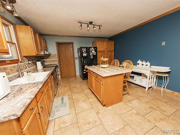 3rd image of 1768 Southridge Ln