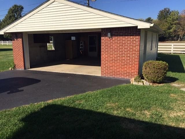 2nd image of 190 Shawnee Dr
