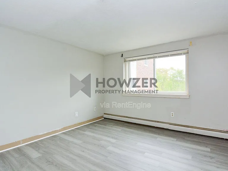 215 Winter St #4J — Photo 9