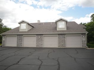 625 Mill Ridge Dr, Byron, IL 61010