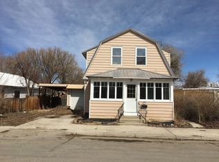 318 Eugene St, Lander, WY 82520