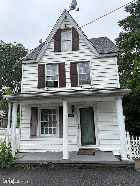 1st image of 2312 Water St