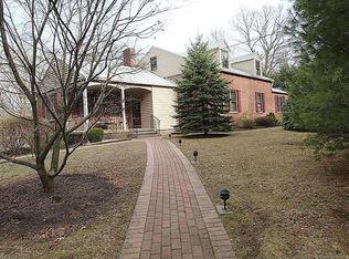 345 Amity Rd, Woodbridge, CT 06525