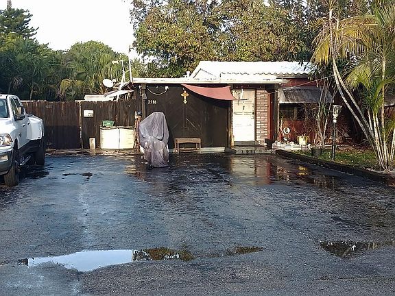 2nd image of 2588 NE 13th Avenue
