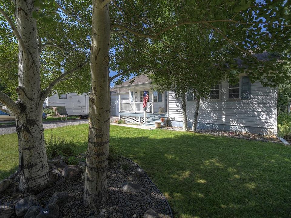 1st image of 211 Ash Ln