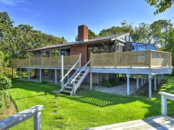 https://photos.zillowstatic.com/fp/0628de9b6678204dfac7b5f0e8a3b9ca-p_e.webp