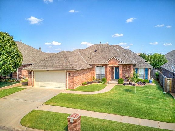 2nd image of 17024 Autumnwood Dr