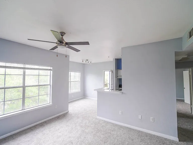 SoCo Park Apartments — Photo 25