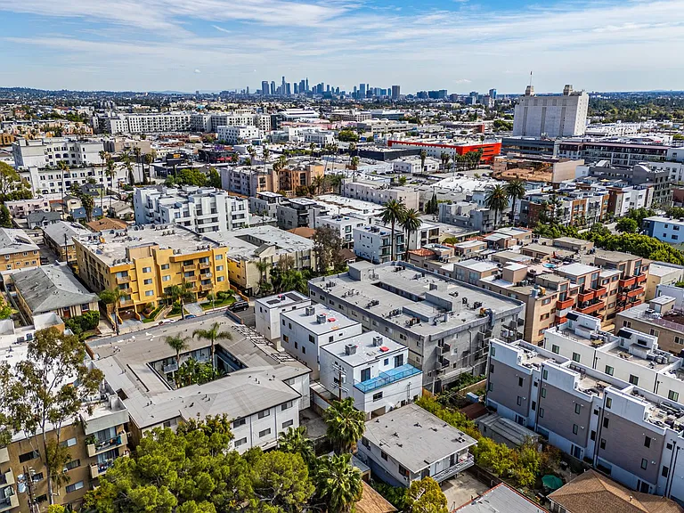 Never Before Lived in Luxury Townhomes 2 Blocks from WeHo! — Photo 34