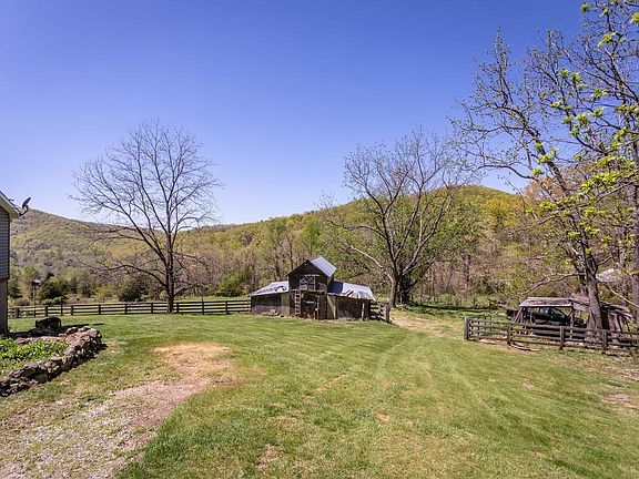 3rd image of 5689 Bear Foot Ln