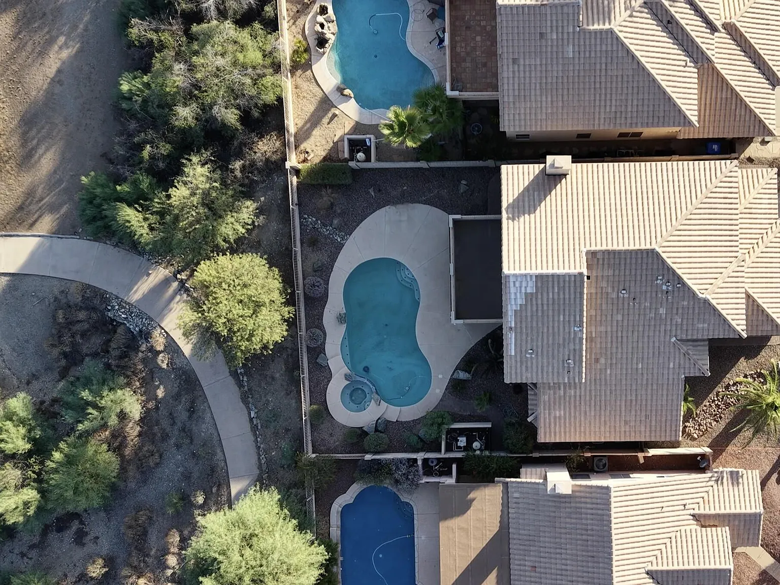 5 bed, 2736 sqft, $3,950 — Photo 4