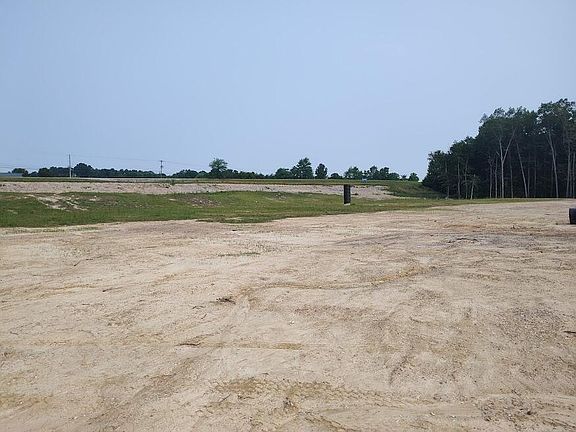 3rd image of 1 Old Phelps Rd